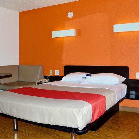 Motel 6 Boston South - 布伦特里 外观 照片