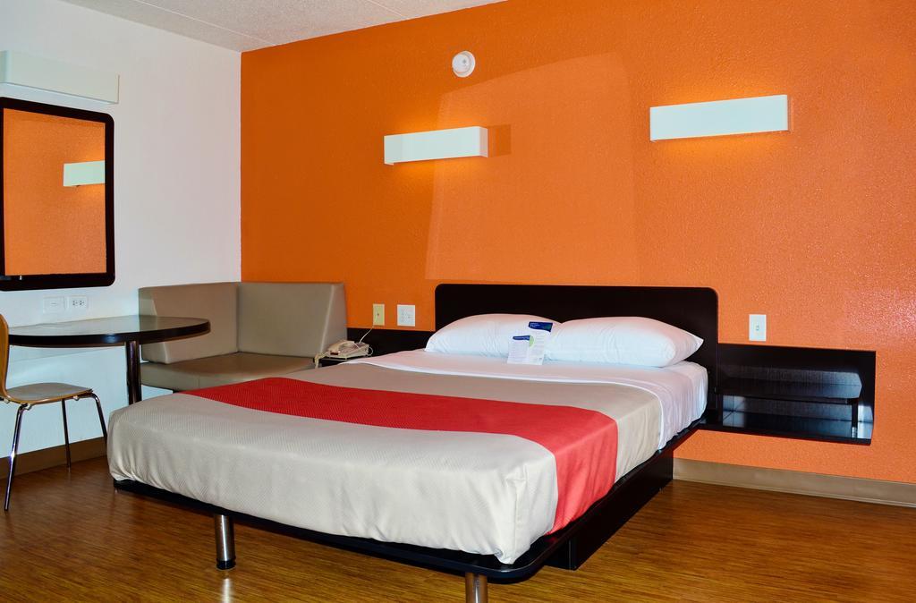 Motel 6 Boston South - 布伦特里 外观 照片