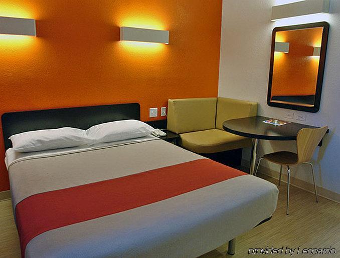 Motel 6 Boston South - 布伦特里 外观 照片