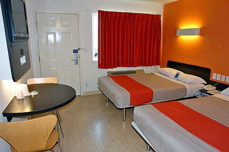 Motel 6 Boston South - 布伦特里 外观 照片