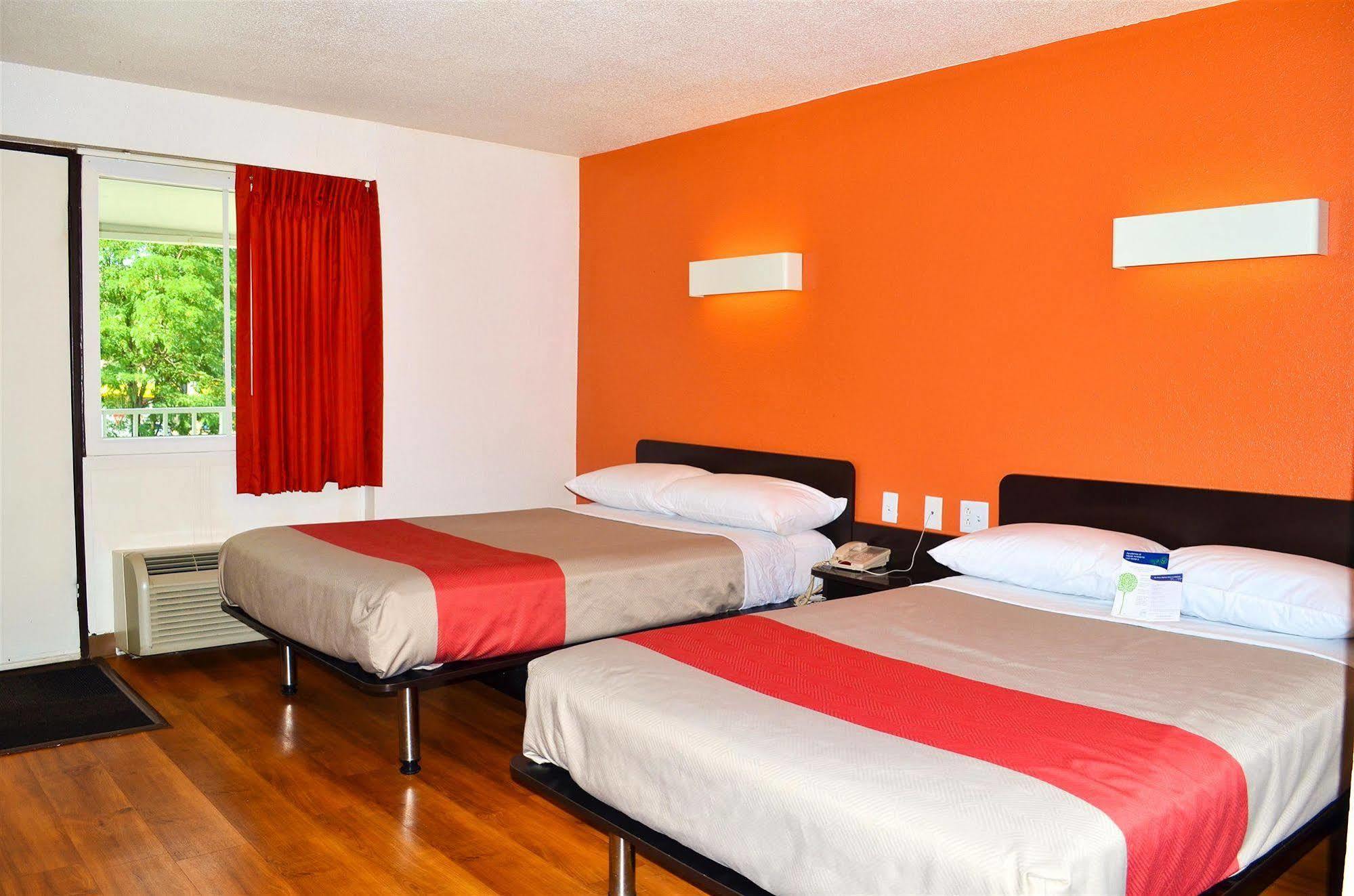 Motel 6 Boston South - 布伦特里 外观 照片