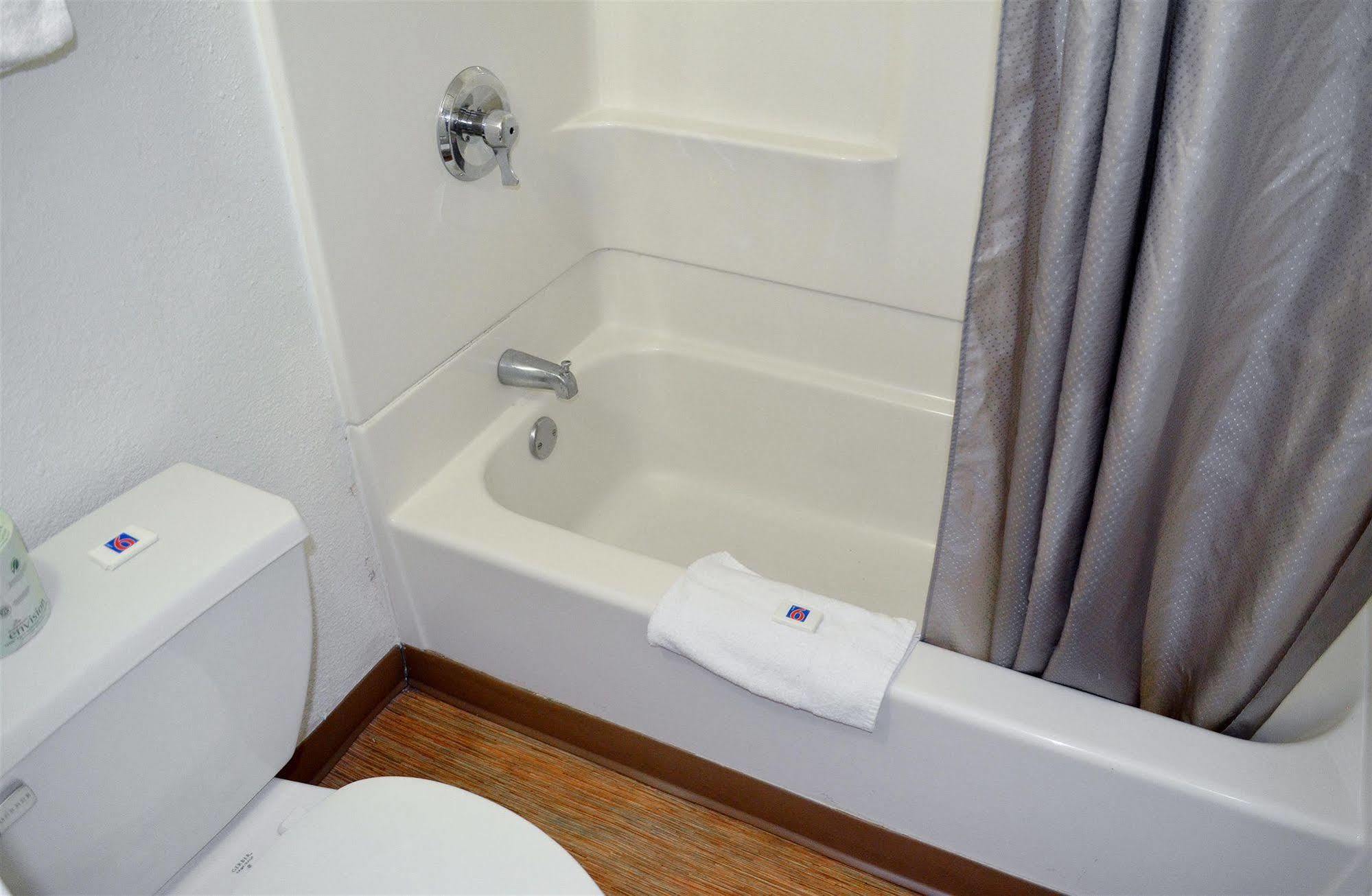 Motel 6 Boston South - 布伦特里 外观 照片