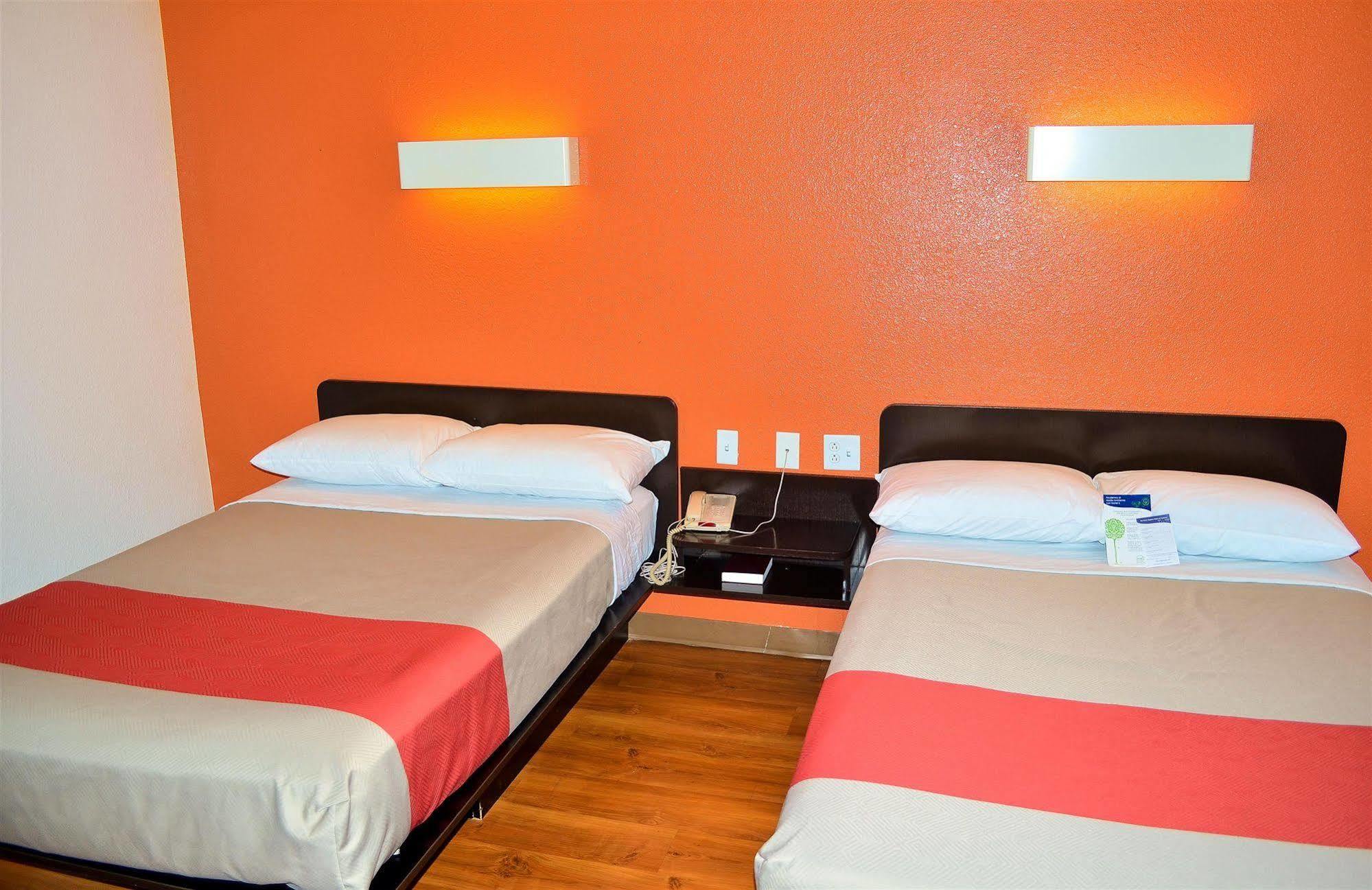 Motel 6 Boston South - 布伦特里 外观 照片