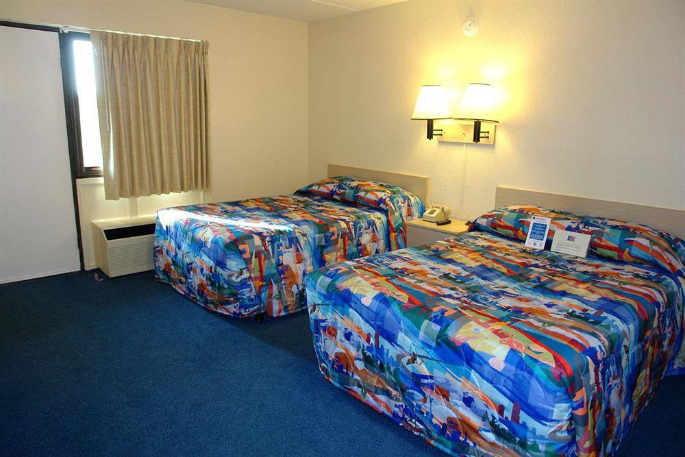 Motel 6 Boston South - 布伦特里 外观 照片
